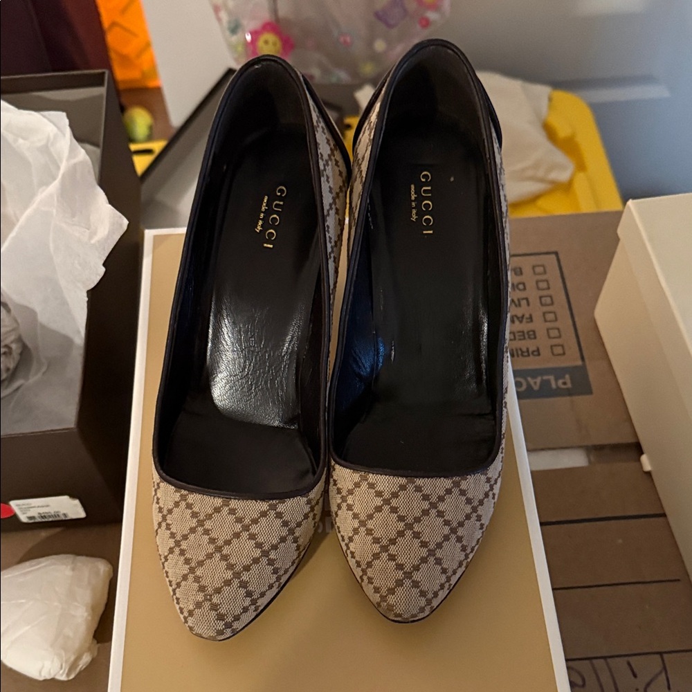 Gucci Beige/Brown Monogram Pointed-Toe Pumps